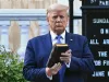 "Valaki ott fent vigyáz ránk" - a merényletkísérletek óta többet gondol Istenre Trump
