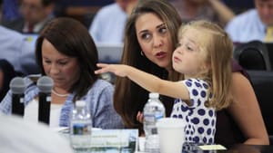 Istentől kért segítséget a képviselőnő: gyermeke életben maradt az orvosi diagnózis ellenére