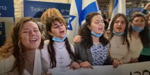 VIDEÓ: Így fogadták az Ukrajnából érkező zsidókat Izraelben