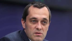 Varangyméreg, kakasvér: belehalt a sámánterápiába az olajmágnás