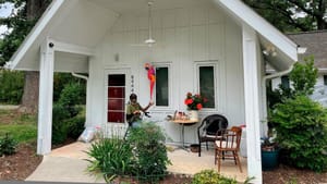 Mini házak építésével segítenek a gyülekezetek a rászorulókon