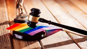 Románia gyermekvédelmi törvényt hozna magyar mintára