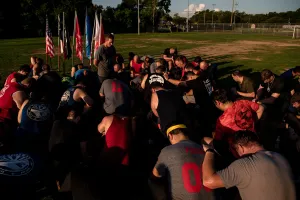 Hit, fitness, közösség - így küzd a férfimagány ellen egy egyre népszerűbb hálózat