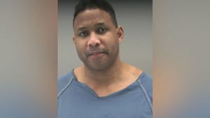 Prófétának és hercegnek adta ki magát, rengeteg pénzt rakott zsebre