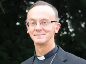 Worcesteri püspök: ha az anglikán egyház nem fogadja el a melegházasságot, az "missziós hiba"