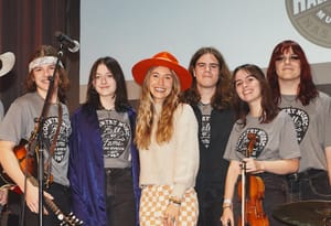 Lauren Daigle közel 700 ezer dollárt adományozott rászorulóknak az ünnepi szezonban