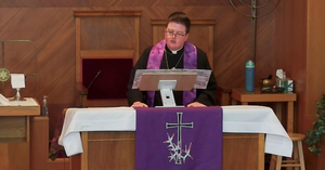 Transznemű lelkész hasonlította Jézus keresztre feszítéséhez az "őket ért támadásokat"