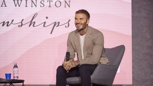 Nem mindennapi: David Beckham beszélt egy angliai zsinagóga színpadán