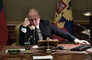 Putyin Netanjahunak: Moszkva kész segítséget nyújtani a polgári lakosságnak