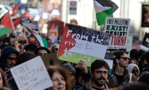 USA: a képviselőház elítélte a népírtásra buzdító palesztin szlogent