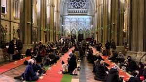 Iszlamizáció: így ünnepelték a Ramadánt a neves európai templomokban