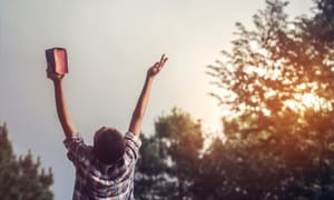 Tanulmány: ezért nyugodtabbak a hívő háttérrel rendelkező fiatalok