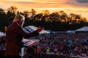 "Egész családok keresztelkedtek meg" - több tízezren vettek részt egy keresztény fesztiválon Amerikában