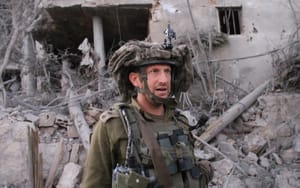 Dél-Libanon: szinte minden házban fegyvereket talál az izraeli hadsereg