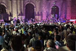 Mexikó: teherautóval hajtottak a tömegbe egy életpárti rendezezvényen