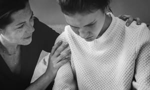 Svájc: „Transzfóbiára” hivatkozva szakítottak el egy lányt a szüleitől