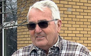 Kanada: 77 éves polgármester számláját zárolták, amiért nem tette ki a Pride zászlót