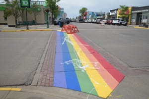 Döntöttek a lakosok: betiltották a Pride zászlókat egy kanadai kisvárosban