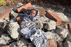 Több helyen is keffijében ábrázolják a "kis" Jézust a betlehemi jelenetekben