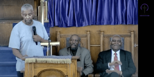 Denzel Washington megkeresztelkedett, és lelkésznek állt