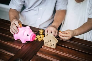 Kutatás: a legtöbb szülő aggódik, hogy gyermekeik nehezebb körülmények között fognak élni